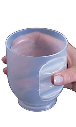 Easy Grip Cup Test: Der rutschfeste Becher für Senioren?